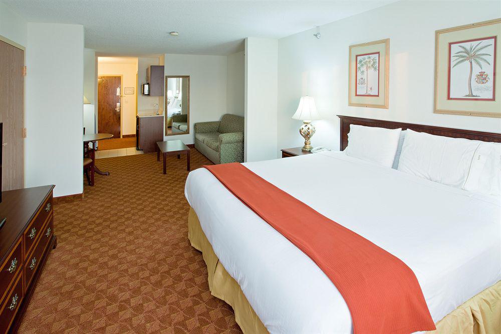 Holiday Inn Express & Suites Shelbyville By Ihg Номер фото