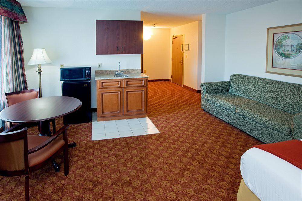 Holiday Inn Express & Suites Shelbyville By Ihg Номер фото